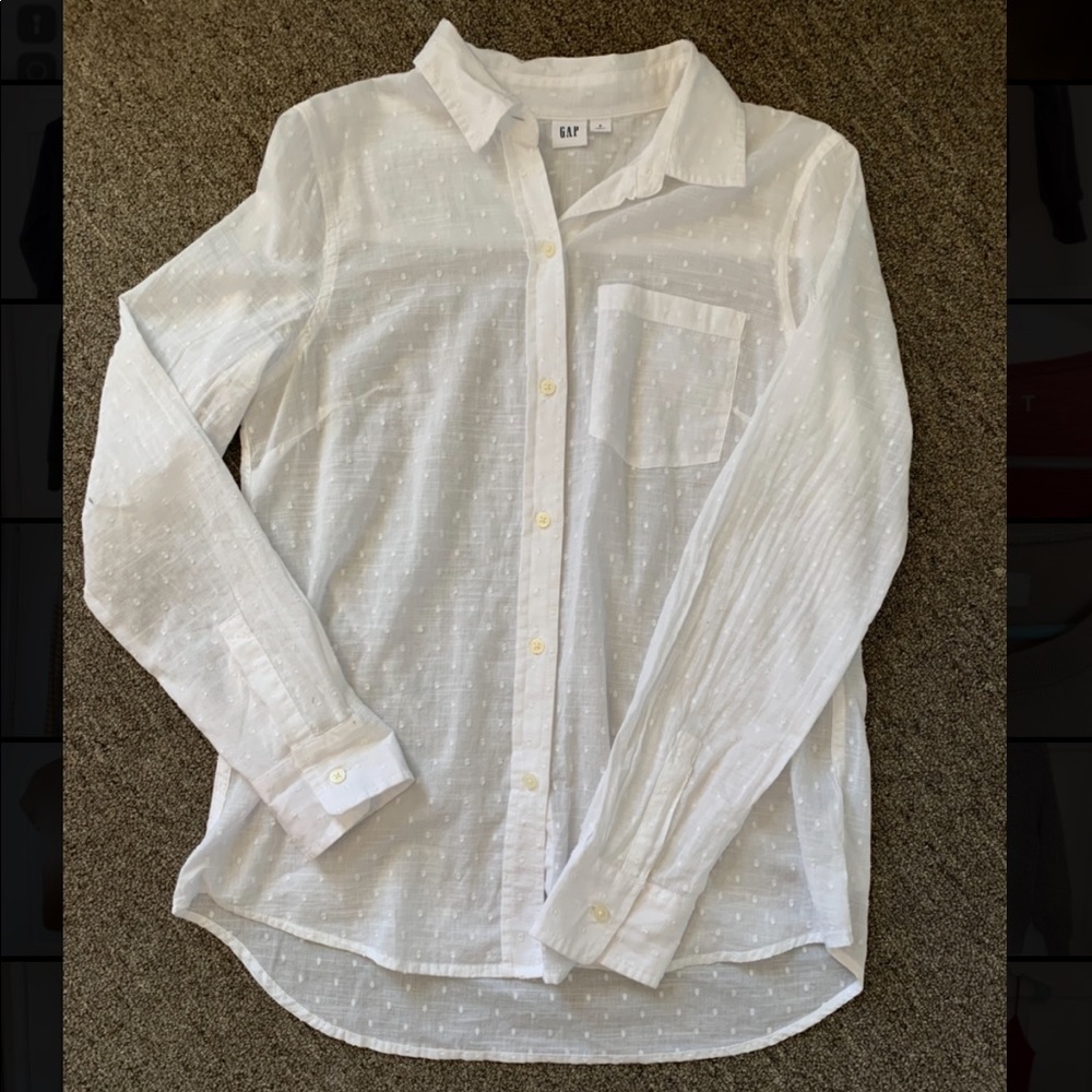 Gap button down top